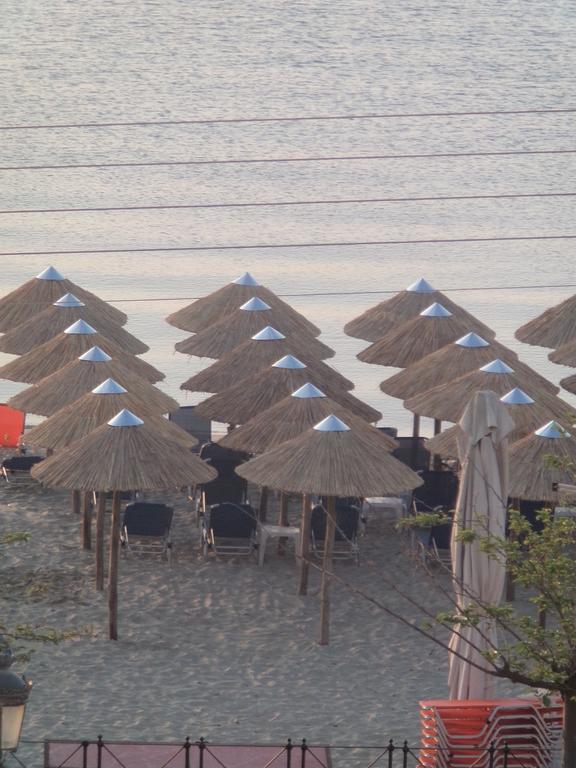 Hotel Dioni Paralia Katerinis Bagian luar foto