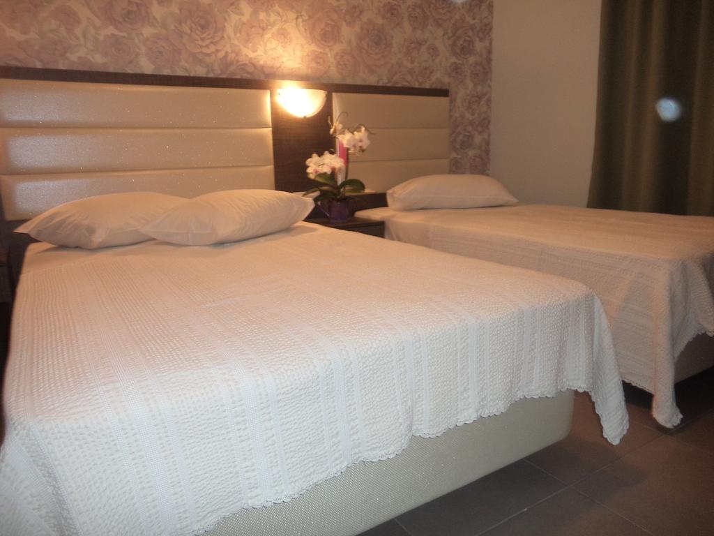 Hotel Dioni Paralia Katerinis Bagian luar foto