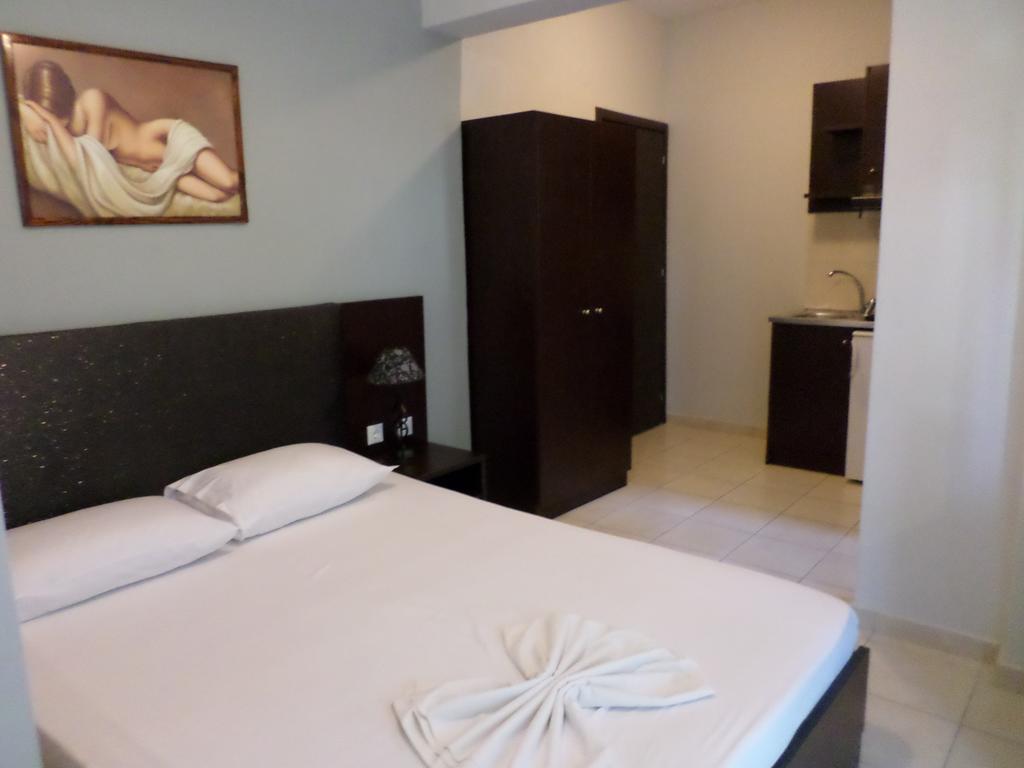 Hotel Dioni Paralia Katerinis Ruang foto