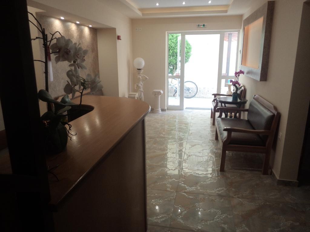 Hotel Dioni Paralia Katerinis Bagian luar foto